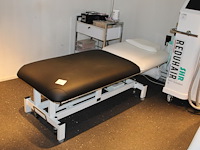 Elektrisch verstelbare behandeltafel weelko. afmeting bed 180 x 86 cm en behandelhoogte 55 cm tot 87 cm. me...
