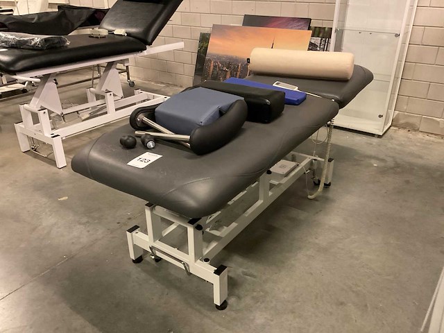 Elektrisch verstelbare behandeltafel - afbeelding 1 van  6