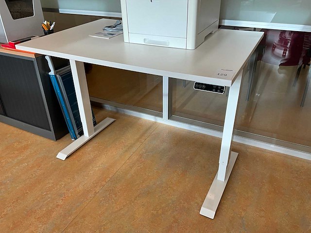 Elektrisch verstelbare bureautafel - afbeelding 1 van  4