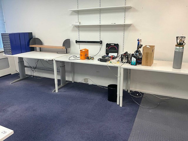 Elektrisch verstelbare werktafel - afbeelding 1 van  6