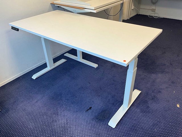 Elektrisch zit-sta bureau (3x) - afbeelding 1 van  9