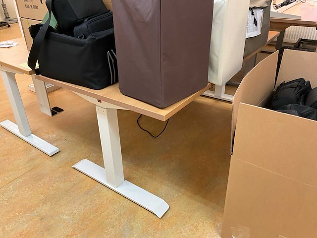 Elektrisch zit-sta bureau (7x) - afbeelding 9 van  11
