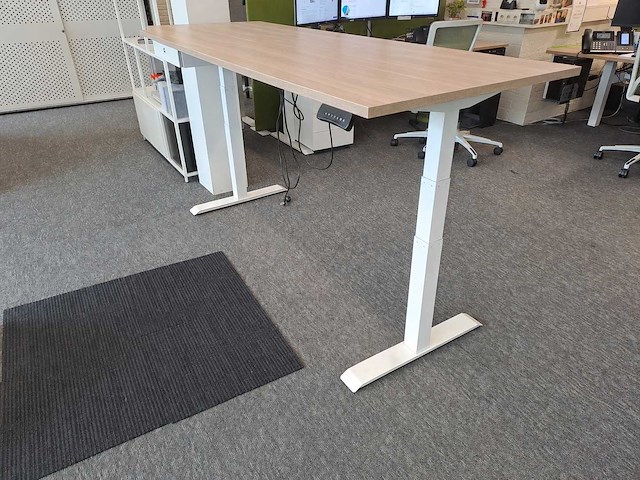 Elektrisch zit-sta bureau - afbeelding 1 van  5