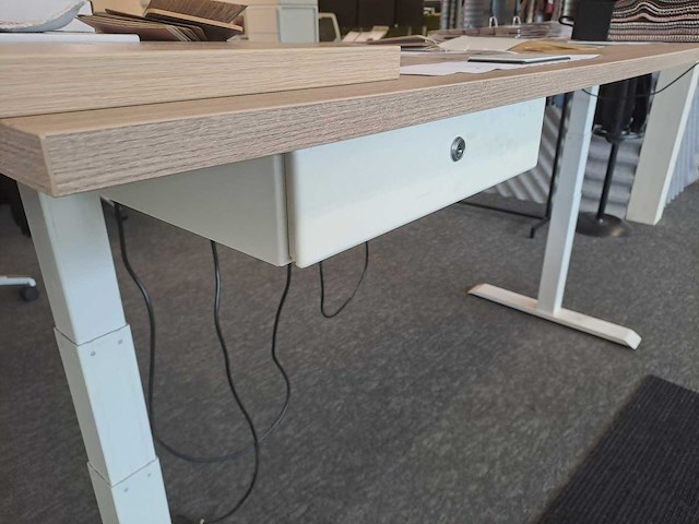 Elektrisch zit-sta bureau - afbeelding 2 van  5