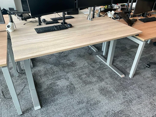 Elektrisch zit-sta bureau - afbeelding 1 van  1