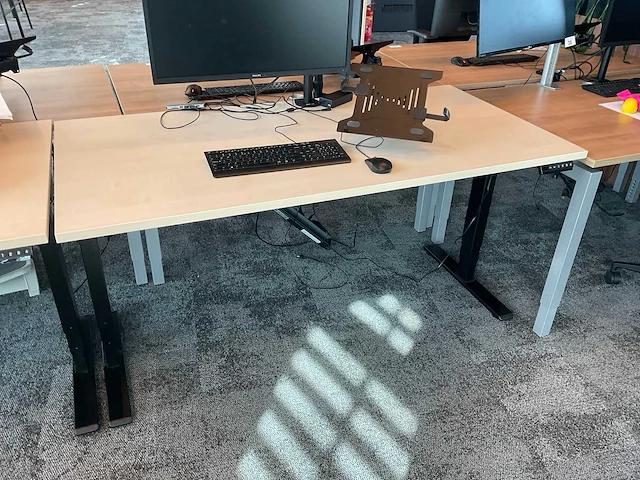 Elektrisch zit-sta bureau - afbeelding 2 van  2