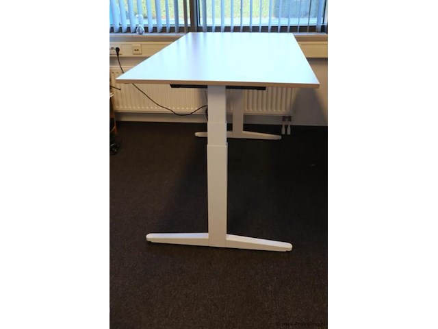 Elektrisch zit-sta bureau - afbeelding 1 van  5