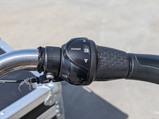 Elektrische bakfiets, met shimano steps e-bike aandrijving - afbeelding 8 van  26
