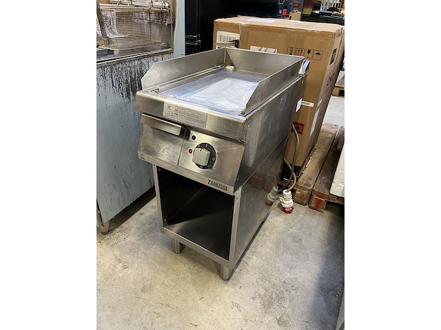 Elektrische bakplaat zanussi, ebp7 - afbeelding 1 van  4