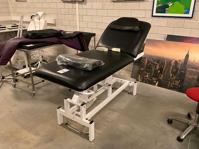 Elektrische behandeltafel - afbeelding 1 van  5