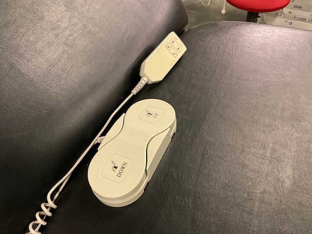 Elektrische behandeltafel - afbeelding 4 van  5