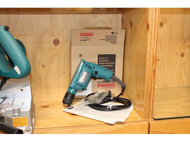 Elektrische boormachine makita 6501. nieuw in doos. - afbeelding 1 van  2