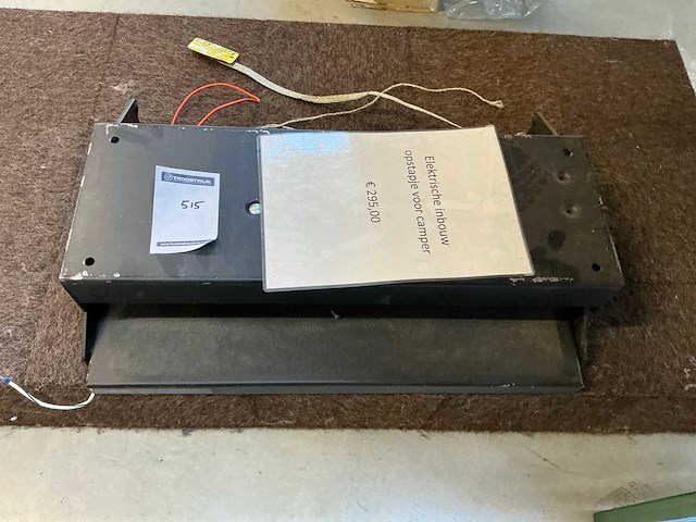 Elektrische camper inbouw opstapje - afbeelding 2 van  4