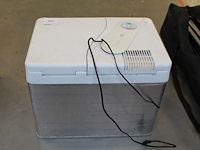 Elektrische campingkoelkast mobicool mq40a. afmeting 56 x 37 x 43 cm. - afbeelding 4 van  4