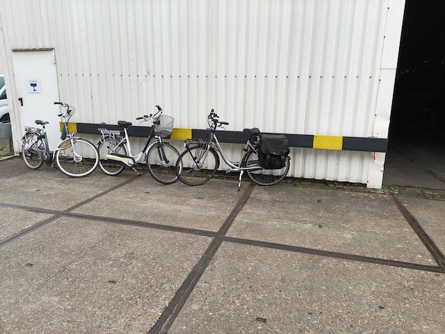 Elektrische dames fiets (3x) - afbeelding 9 van  12