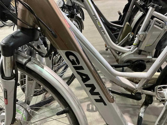 Elektrische damesfiets (5x) - afbeelding 5 van  8