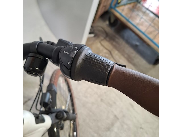 Elektrische damesfiets, batavus, altura - afbeelding 4 van  18