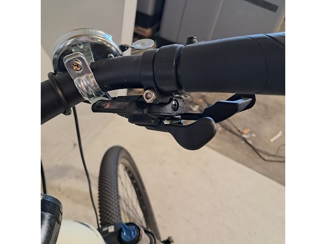 Elektrische damesfiets, bulls, cross - afbeelding 10 van  19