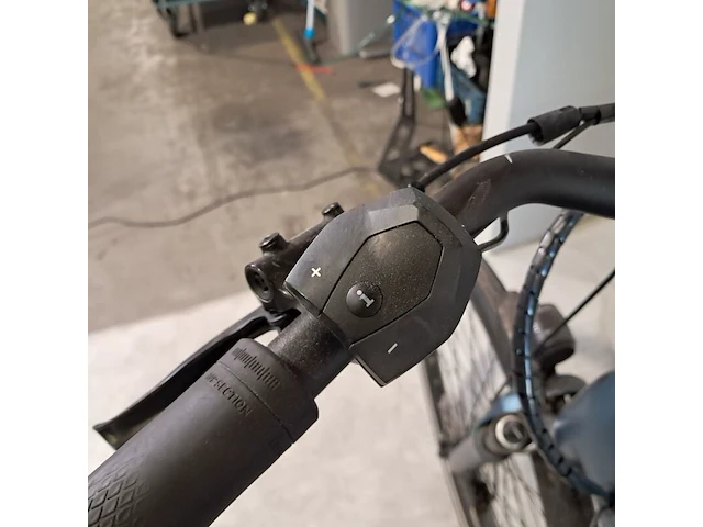Elektrische damesfiets, cube - afbeelding 15 van  15