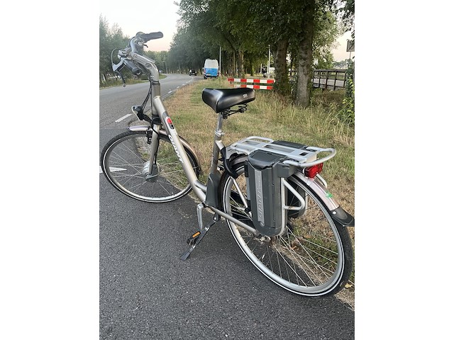 Elektrische damesfiets, giant, twist - afbeelding 2 van  8