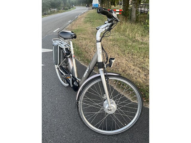 Elektrische damesfiets, giant, twist - afbeelding 5 van  8