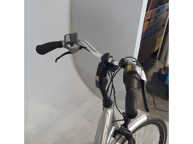 Elektrische damesfiets - afbeelding 3 van  18