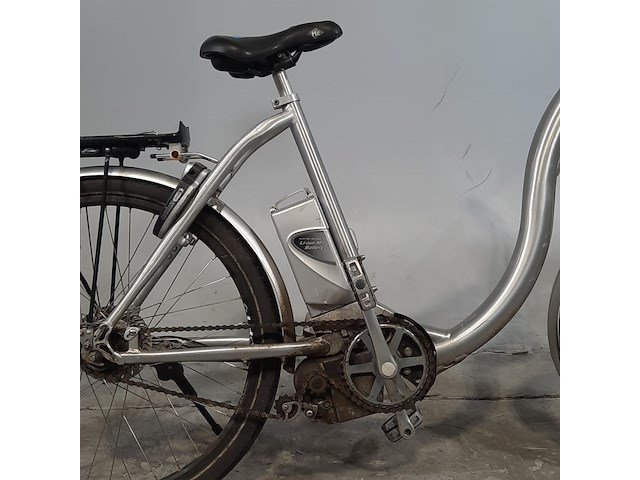 Elektrische damesfiets - afbeelding 12 van  18