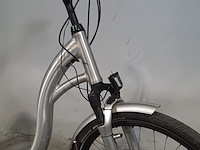 Elektrische damesfiets - afbeelding 15 van  18