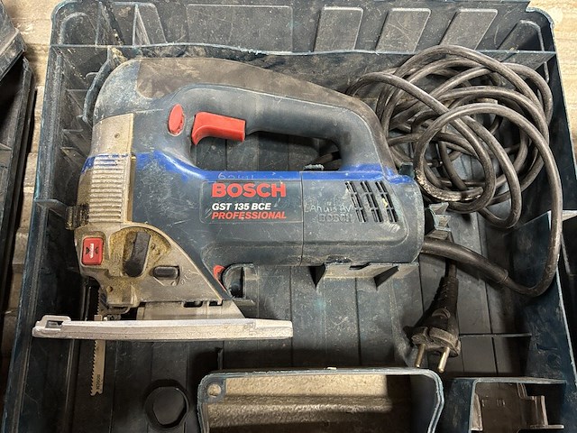 Elektrische decoupeerzaag, bosch, gst 135 bce - afbeelding 1 van  5
