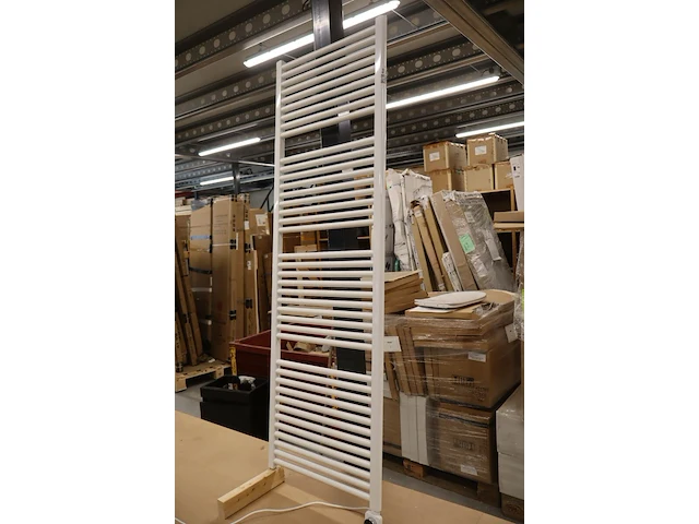 Elektrische design handdoekradiator - afbeelding 1 van  3