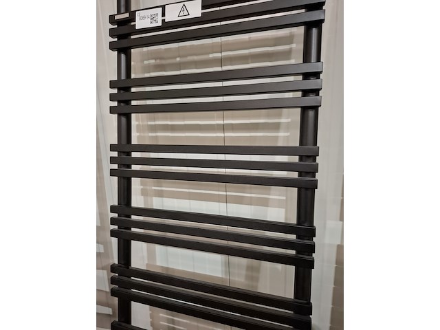 Elektrische designradiator antrax, pioli, mat zwart - afbeelding 2 van  5