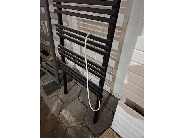 Elektrische designradiator antrax, pioli, mat zwart - afbeelding 5 van  5