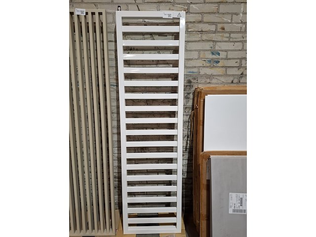 Elektrische designradiator dasdesign italië, squaro, glans wit - afbeelding 1 van  4