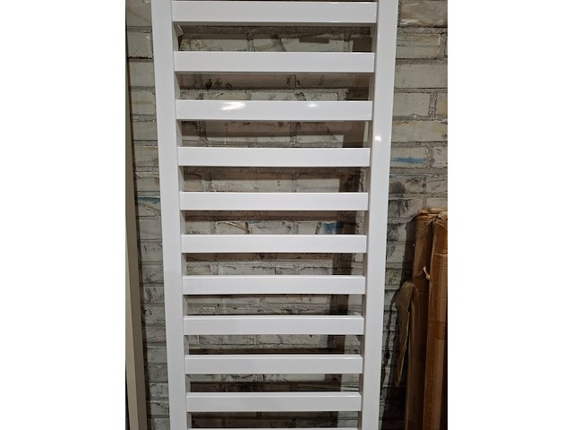 Elektrische designradiator dasdesign italië, squaro, glans wit - afbeelding 2 van  4