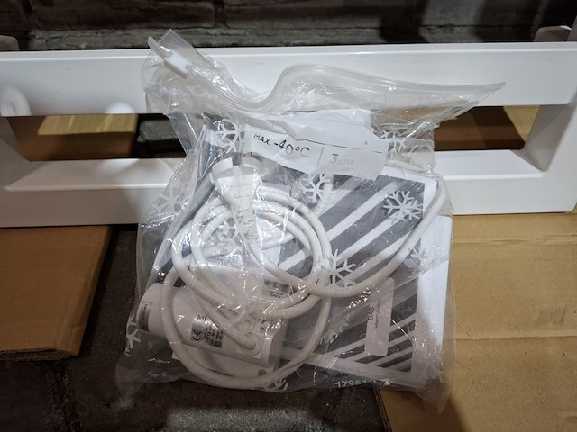 Elektrische designradiator dasdesign italië, squaro, glans wit - afbeelding 4 van  4