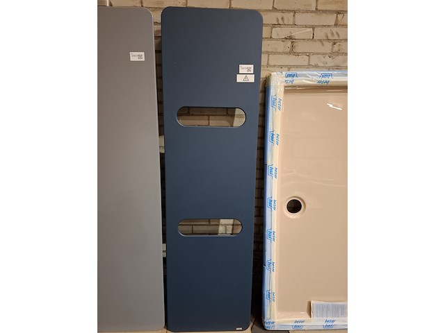 Elektrische designradiator vasco, oni, blue grey ral 7031 - afbeelding 1 van  4