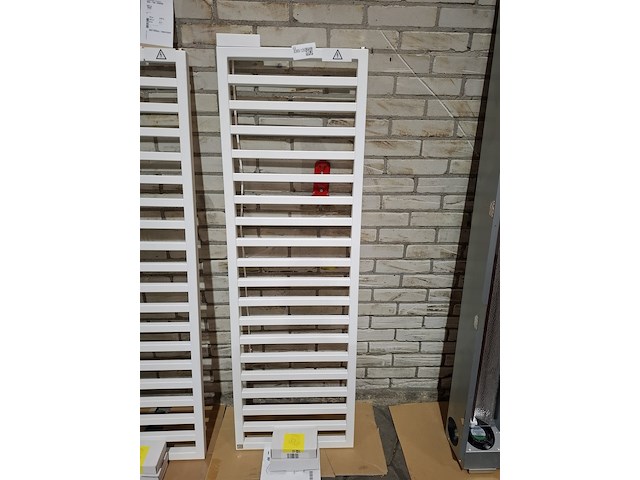 Elektrische designradiator zehnder, quaro, mat wit - afbeelding 1 van  6