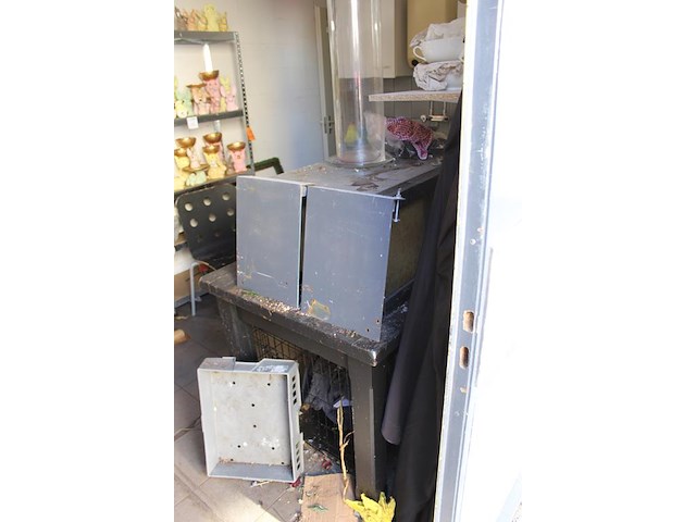 Elektrische doorn- en bladstripper voor bloemen, vooral gebruikt voor rozen. met set nieuwe rollers. - afbeelding 2 van  4