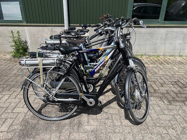 Elektrische fiets (7x) - afbeelding 1 van  1