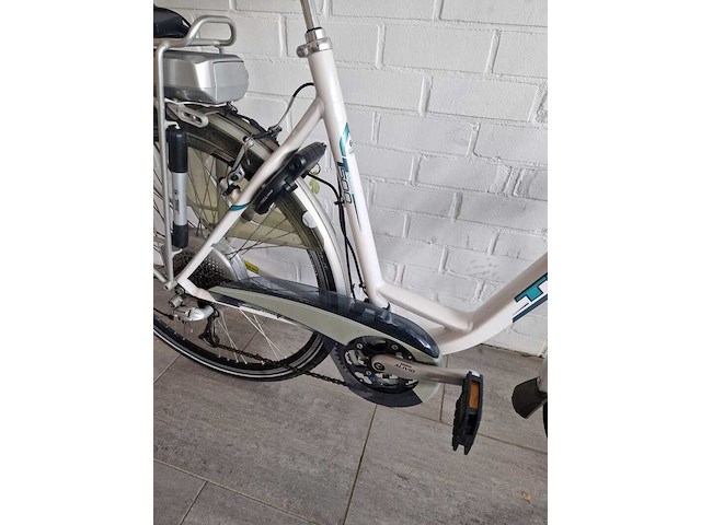 Elektrische fiets / e-bike, trek, t500, wit - afbeelding 15 van  27