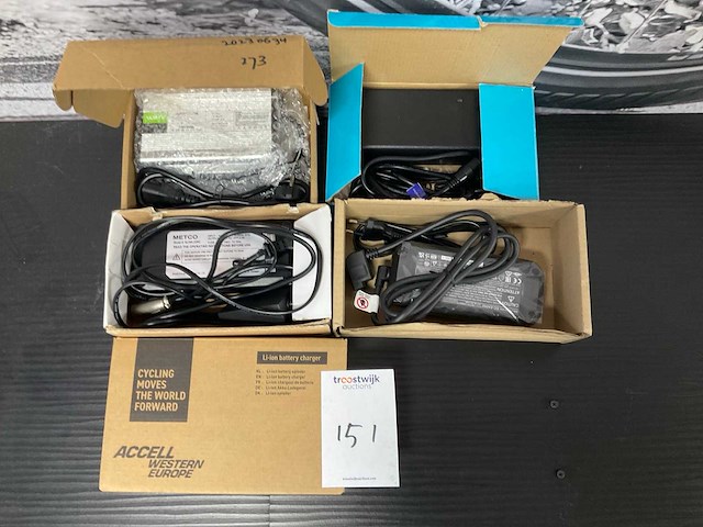 Elektrische fiets opladers (5x) - afbeelding 1 van  1
