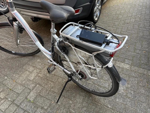 Elektrische fiets sparta ion series met lader. accu laad niet meer op - afbeelding 5 van  7