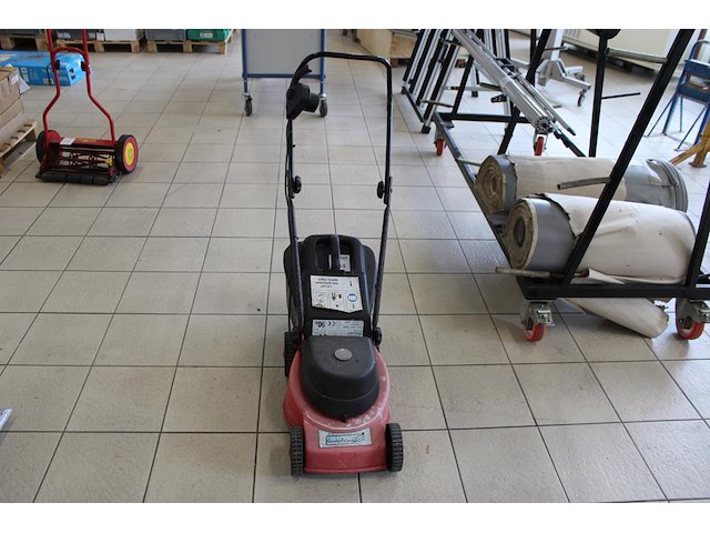 Elektrische grasmaaier gardenfriend. maaibreedte 30 cm. - afbeelding 1 van  2