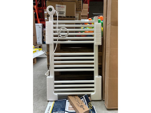 Elektrische handdoekradiator 750w, masterwatt, 300100750 calor 750w straight white - afbeelding 1 van  6