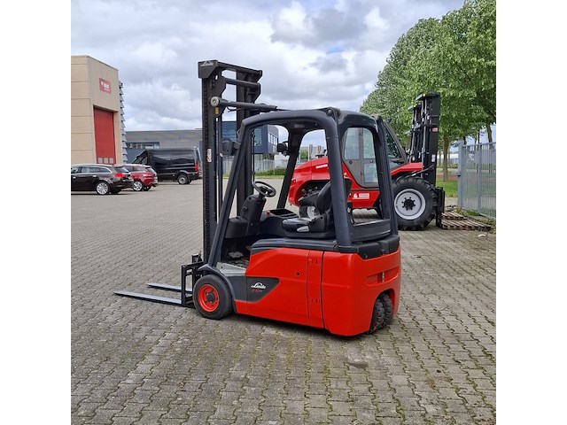 Elektrische heftruck, linde, e16-02, rood, 2014 - afbeelding 23 van  31