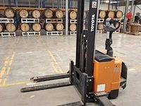 Elektrische hydraulische stapelaar toyota, 7sm12s - afbeelding 1 van  12