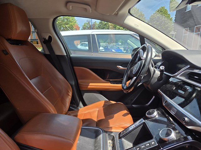 Elektrische jaguar i-pace 502 met kenteken xf-604-b - afbeelding 11 van  13