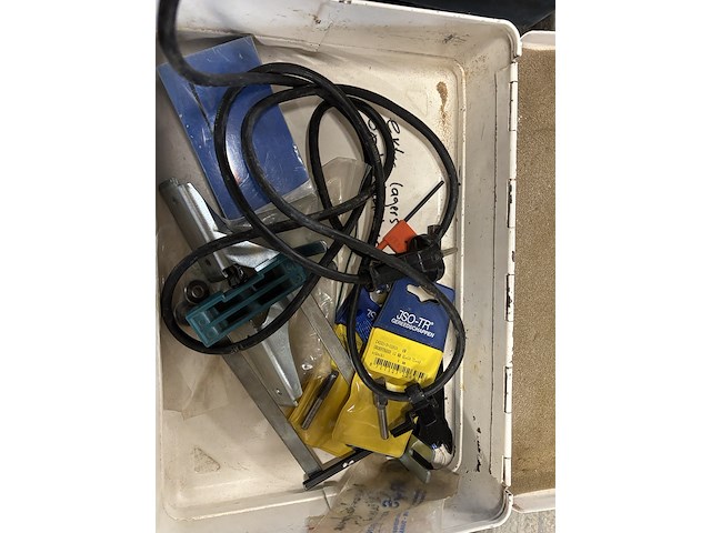 Elektrische kantenfrees, makita, 3705 - afbeelding 5 van  5