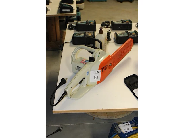 Elektrische kettingzaag stihl e140 - afbeelding 2 van  2