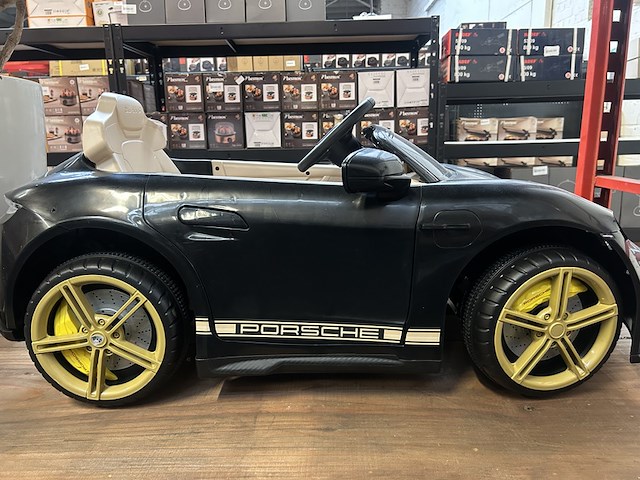 Elektrische kinderauto porsche taycan 12v - afbeelding 3 van  7